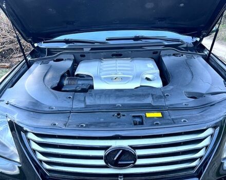 Лексус ЛХ, объемом двигателя 5.7 л и пробегом 300 тыс. км за 24000 $, фото 10 на Automoto.ua
