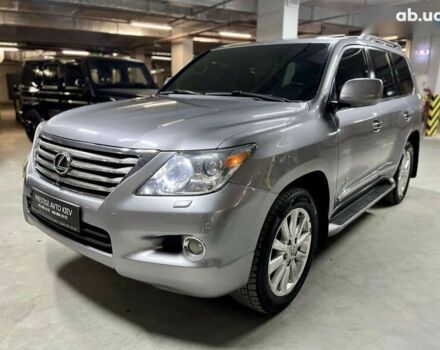 Лексус ЛХ, объемом двигателя 0 л и пробегом 351 тыс. км за 23000 $, фото 4 на Automoto.ua