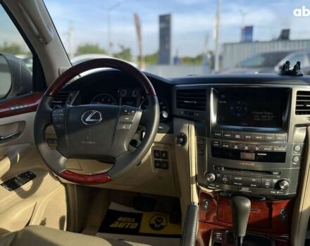 Лексус ЛХ, объемом двигателя 0 л и пробегом 359 тыс. км за 23500 $, фото 9 на Automoto.ua