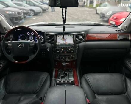 Лексус ЛХ, объемом двигателя 0 л и пробегом 259 тыс. км за 21990 $, фото 18 на Automoto.ua