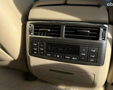 Лексус ЛХ, объемом двигателя 0 л и пробегом 359 тыс. км за 23500 $, фото 10 на Automoto.ua