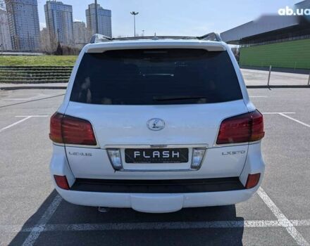 Лексус ЛХ, объемом двигателя 0 л и пробегом 264 тыс. км за 23700 $, фото 3 на Automoto.ua