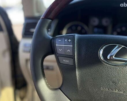 Лексус ЛХ, объемом двигателя 0 л и пробегом 359 тыс. км за 23500 $, фото 25 на Automoto.ua