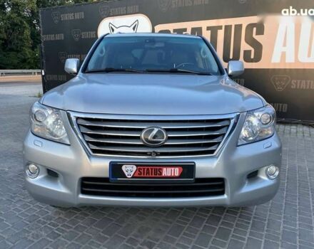 Лексус ЛХ, объемом двигателя 0 л и пробегом 300 тыс. км за 20500 $, фото 2 на Automoto.ua