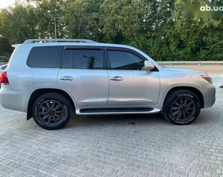 Лексус ЛХ, объемом двигателя 0 л и пробегом 300 тыс. км за 20500 $, фото 10 на Automoto.ua