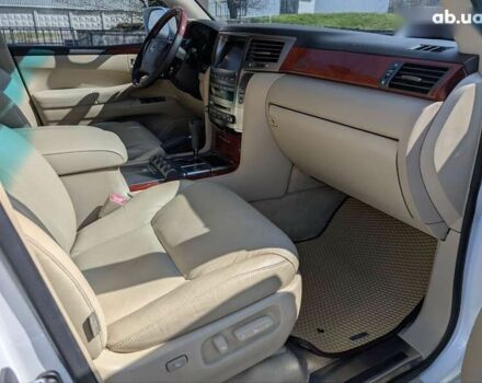 Лексус ЛХ, объемом двигателя 0 л и пробегом 264 тыс. км за 23700 $, фото 29 на Automoto.ua