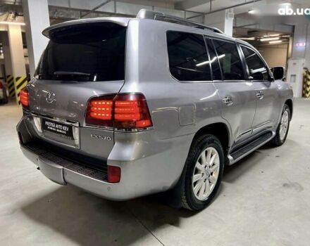 Лексус ЛХ, объемом двигателя 0 л и пробегом 351 тыс. км за 23000 $, фото 9 на Automoto.ua