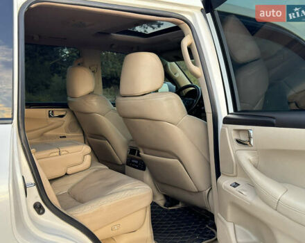 Лексус ЛХ, объемом двигателя 0 л и пробегом 300 тыс. км за 19900 $, фото 8 на Automoto.ua