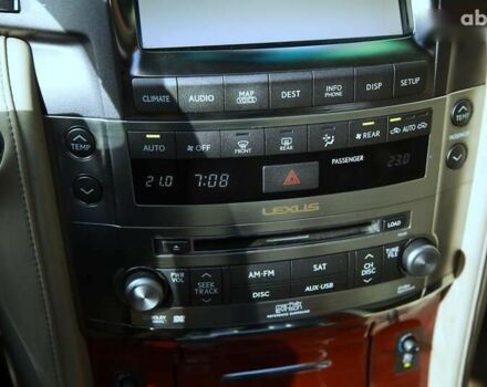 Лексус ЛХ, объемом двигателя 0 л и пробегом 263 тыс. км за 26500 $, фото 15 на Automoto.ua