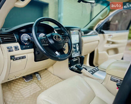 Лексус ЛХ, об'ємом двигуна 0 л та пробігом 270 тис. км за 31000 $, фото 16 на Automoto.ua