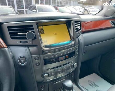 Лексус ЛХ, объемом двигателя 0 л и пробегом 310 тыс. км за 27900 $, фото 17 на Automoto.ua