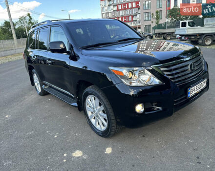 Лексус ЛХ, объемом двигателя 5.46 л и пробегом 150 тыс. км за 31000 $, фото 1 на Automoto.ua