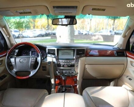 Лексус ЛХ, объемом двигателя 0 л и пробегом 263 тыс. км за 26500 $, фото 11 на Automoto.ua