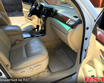 Лексус ЛХ, объемом двигателя 5.7 л и пробегом 201 тыс. км за 30800 $, фото 8 на Automoto.ua