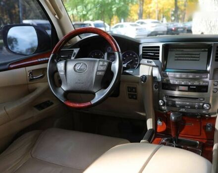 Лексус ЛХ, объемом двигателя 0 л и пробегом 263 тыс. км за 26500 $, фото 10 на Automoto.ua