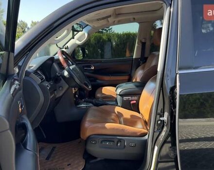 Лексус ЛХ, объемом двигателя 5.66 л и пробегом 210 тыс. км за 33000 $, фото 4 на Automoto.ua