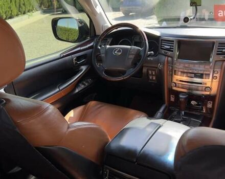 Лексус ЛХ, объемом двигателя 5.66 л и пробегом 210 тыс. км за 33000 $, фото 8 на Automoto.ua
