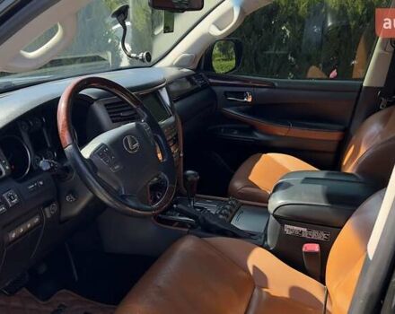 Лексус ЛХ, объемом двигателя 5.66 л и пробегом 210 тыс. км за 33000 $, фото 2 на Automoto.ua