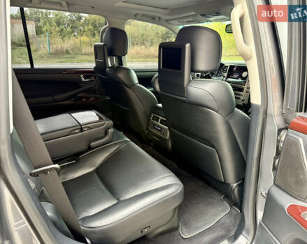 Лексус ЛХ, объемом двигателя 0 л и пробегом 240 тыс. км за 36000 $, фото 29 на Automoto.ua