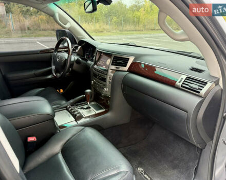 Лексус ЛХ, объемом двигателя 0 л и пробегом 240 тыс. км за 36000 $, фото 28 на Automoto.ua
