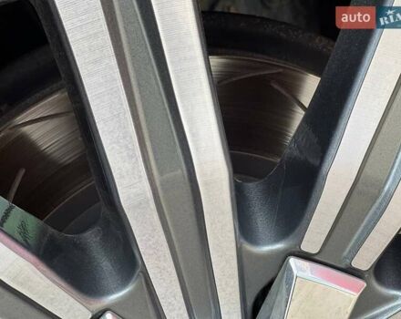 Лексус ЛХ, объемом двигателя 5.7 л и пробегом 128 тыс. км за 62000 $, фото 38 на Automoto.ua