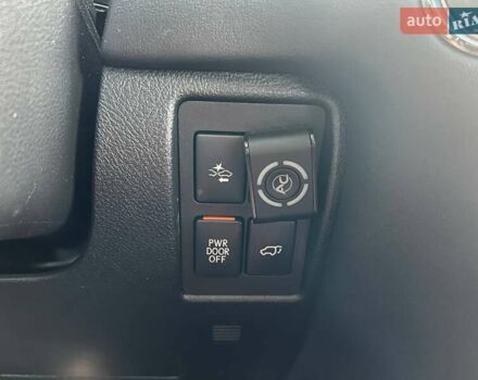 Лексус ЛХ, объемом двигателя 5.7 л и пробегом 128 тыс. км за 62000 $, фото 19 на Automoto.ua