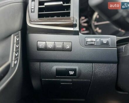 Лексус ЛХ, объемом двигателя 5.7 л и пробегом 128 тыс. км за 62000 $, фото 16 на Automoto.ua