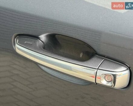 Лексус ЛХ, объемом двигателя 5.7 л и пробегом 128 тыс. км за 62000 $, фото 6 на Automoto.ua