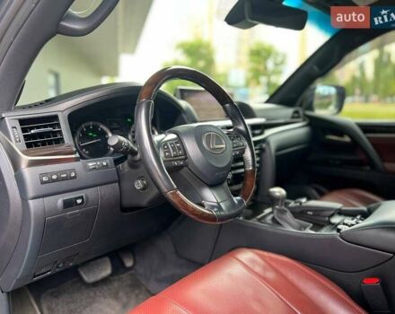 Лексус ЛХ, объемом двигателя 5.7 л и пробегом 128 тыс. км за 62000 $, фото 34 на Automoto.ua