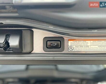 Лексус ЛХ, объемом двигателя 5.7 л и пробегом 128 тыс. км за 62000 $, фото 27 на Automoto.ua