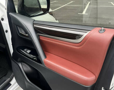 Лексус ЛХ, об'ємом двигуна 4.5 л та пробігом 119 тис. км за 63000 $, фото 10 на Automoto.ua