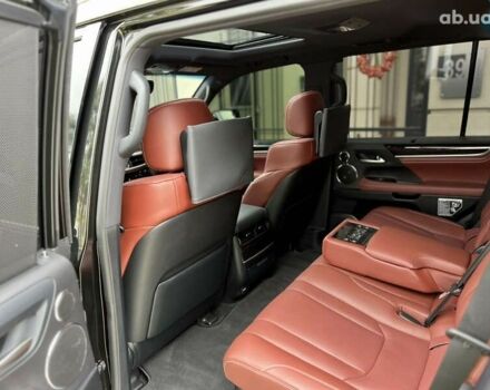 Лексус ЛХ, объемом двигателя 5.7 л и пробегом 27 тыс. км за 95000 $, фото 28 на Automoto.ua