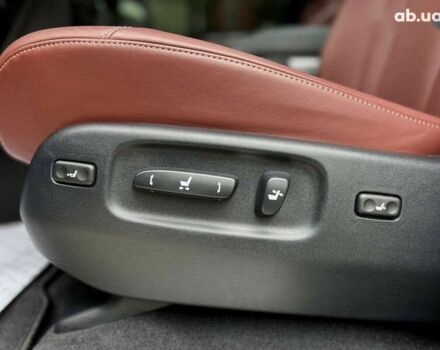 Лексус ЛХ, объемом двигателя 5.7 л и пробегом 27 тыс. км за 95000 $, фото 25 на Automoto.ua