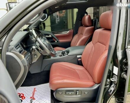 Лексус ЛХ, объемом двигателя 5.7 л и пробегом 27 тыс. км за 95000 $, фото 24 на Automoto.ua
