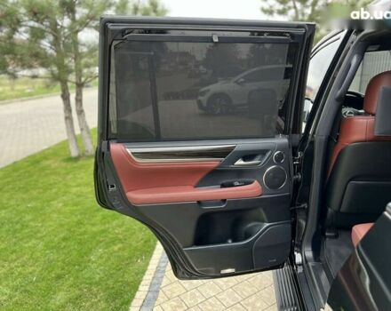 Лексус ЛХ, объемом двигателя 5.7 л и пробегом 27 тыс. км за 95000 $, фото 27 на Automoto.ua