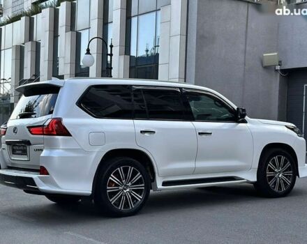 Лексус ЛХ, объемом двигателя 5.7 л и пробегом 118 тыс. км за 80000 $, фото 24 на Automoto.ua