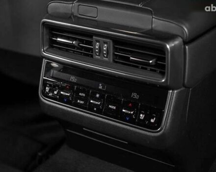 Лексус ЛХ, объемом двигателя 3.4 л и пробегом 46 тыс. км за 117000 $, фото 4 на Automoto.ua