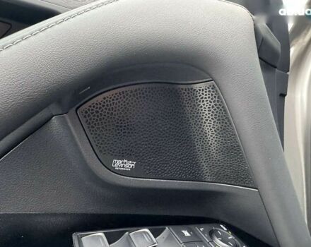 Лексус ЛХ, объемом двигателя 3.4 л и пробегом 47 тыс. км за 111111 $, фото 14 на Automoto.ua