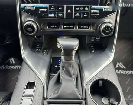 Лексус ЛХ, объемом двигателя 3.4 л и пробегом 47 тыс. км за 111111 $, фото 20 на Automoto.ua