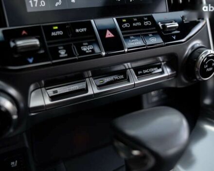 Лексус ЛХ, объемом двигателя 3.4 л и пробегом 70 тыс. км за 119000 $, фото 25 на Automoto.ua