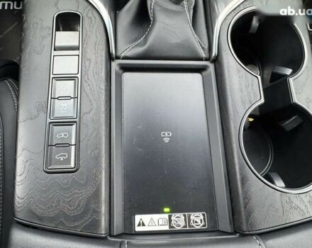 Лексус ЛХ, объемом двигателя 3.4 л и пробегом 47 тыс. км за 111111 $, фото 21 на Automoto.ua