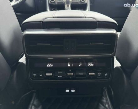 Лексус ЛХ, объемом двигателя 3.4 л и пробегом 47 тыс. км за 111111 $, фото 26 на Automoto.ua