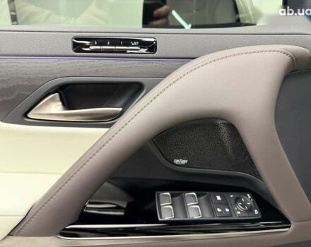 Лексус ЛХ, объемом двигателя 3.4 л и пробегом 9 тыс. км за 125990 $, фото 18 на Automoto.ua