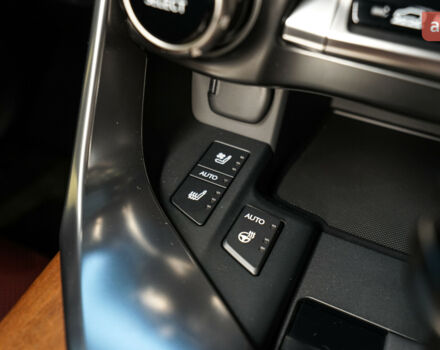 Лексус ЛХ, объемом двигателя 3.35 л и пробегом 0 тыс. км за 134840 $, фото 16 на Automoto.ua