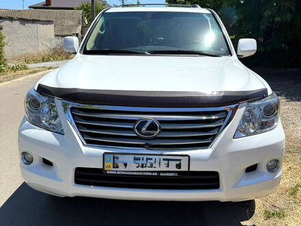 Лексус ЛХ, объемом двигателя 5.7 л и пробегом 201 тыс. км за 25999 $, фото 1 на Automoto.ua