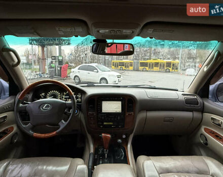 Серый Лексус ЛХ, объемом двигателя 4.67 л и пробегом 250 тыс. км за 12900 $, фото 11 на Automoto.ua