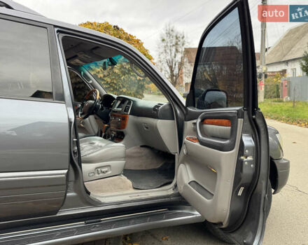 Сірий Лексус ЛХ, об'ємом двигуна 4.66 л та пробігом 220 тис. км за 11000 $, фото 26 на Automoto.ua