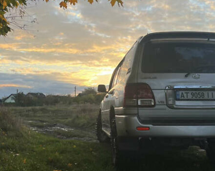 Серый Лексус ЛХ, объемом двигателя 4.7 л и пробегом 250 тыс. км за 17000 $, фото 3 на Automoto.ua