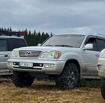 Серый Лексус ЛХ, объемом двигателя 4.7 л и пробегом 250 тыс. км за 17000 $, фото 4 на Automoto.ua