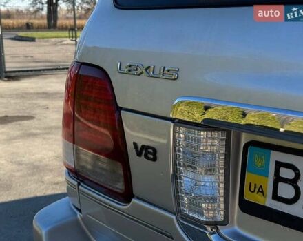 Сірий Лексус ЛХ, об'ємом двигуна 4.66 л та пробігом 227 тис. км за 15200 $, фото 8 на Automoto.ua